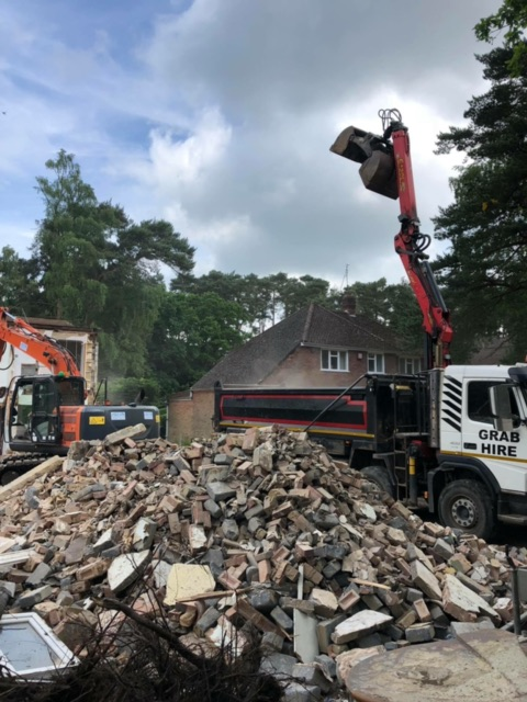 Grab Lorry Hire, Muck Away